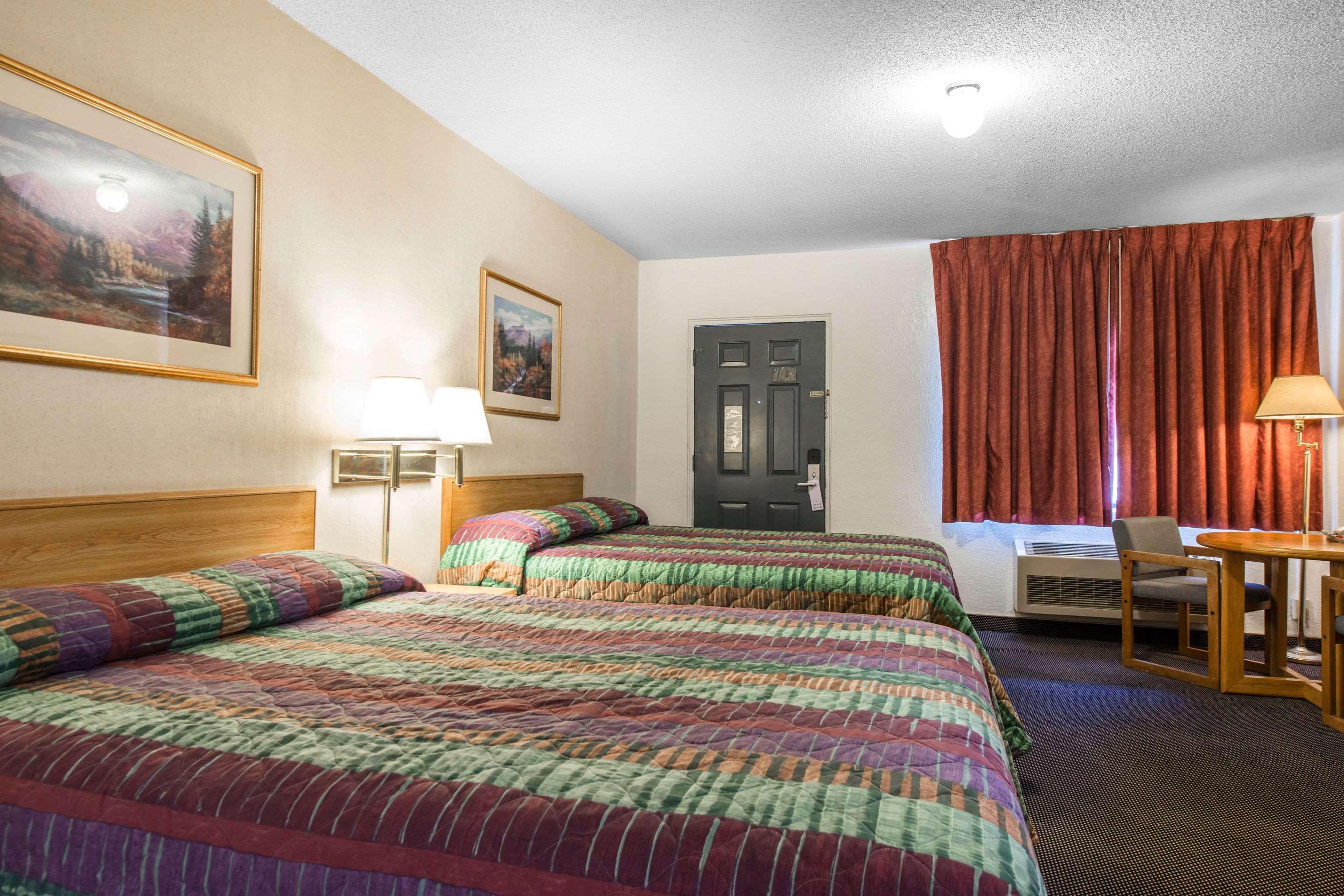 Rodeway Inn&Suites Colorado Springs Exterior foto