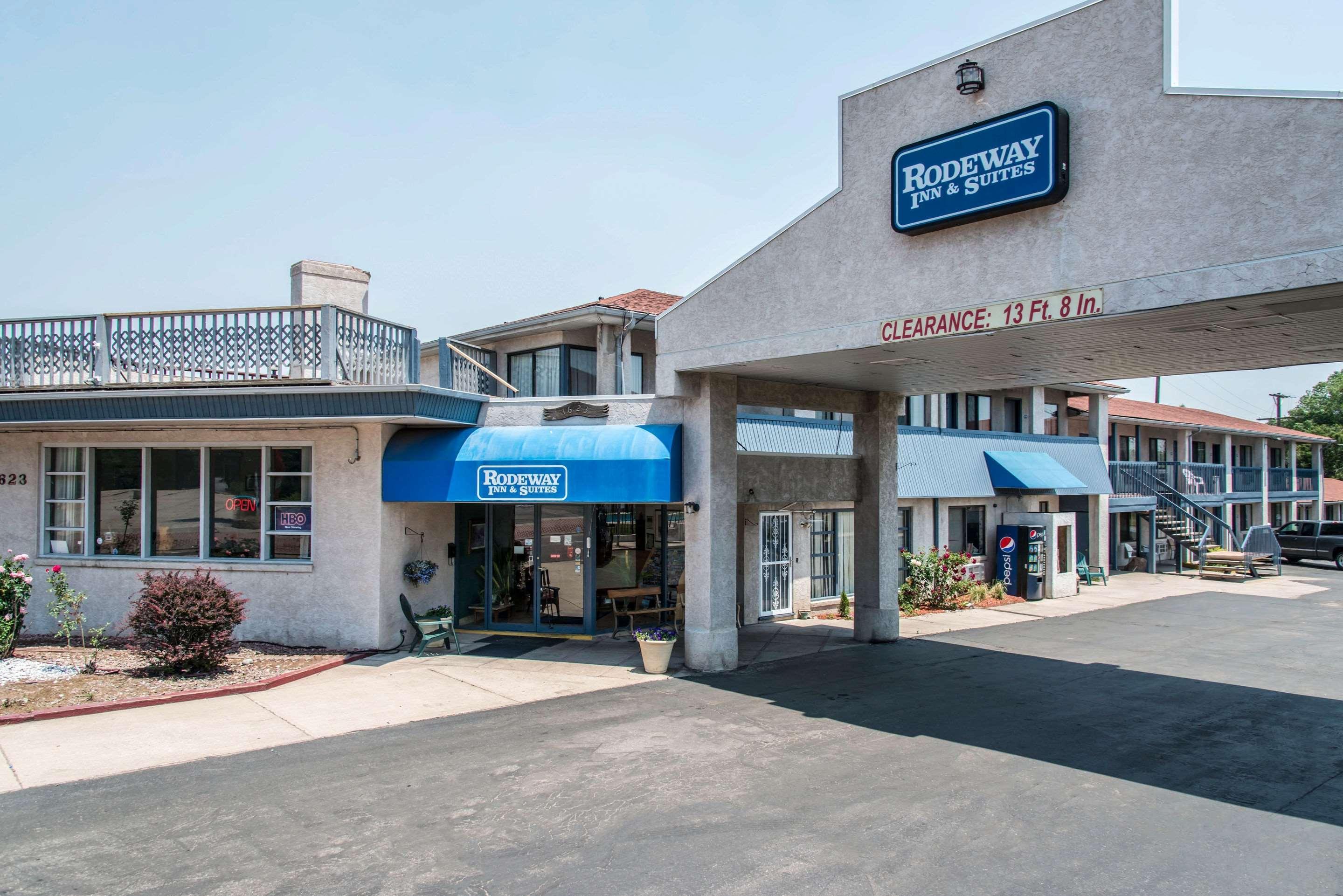 Rodeway Inn&Suites Colorado Springs Exterior foto