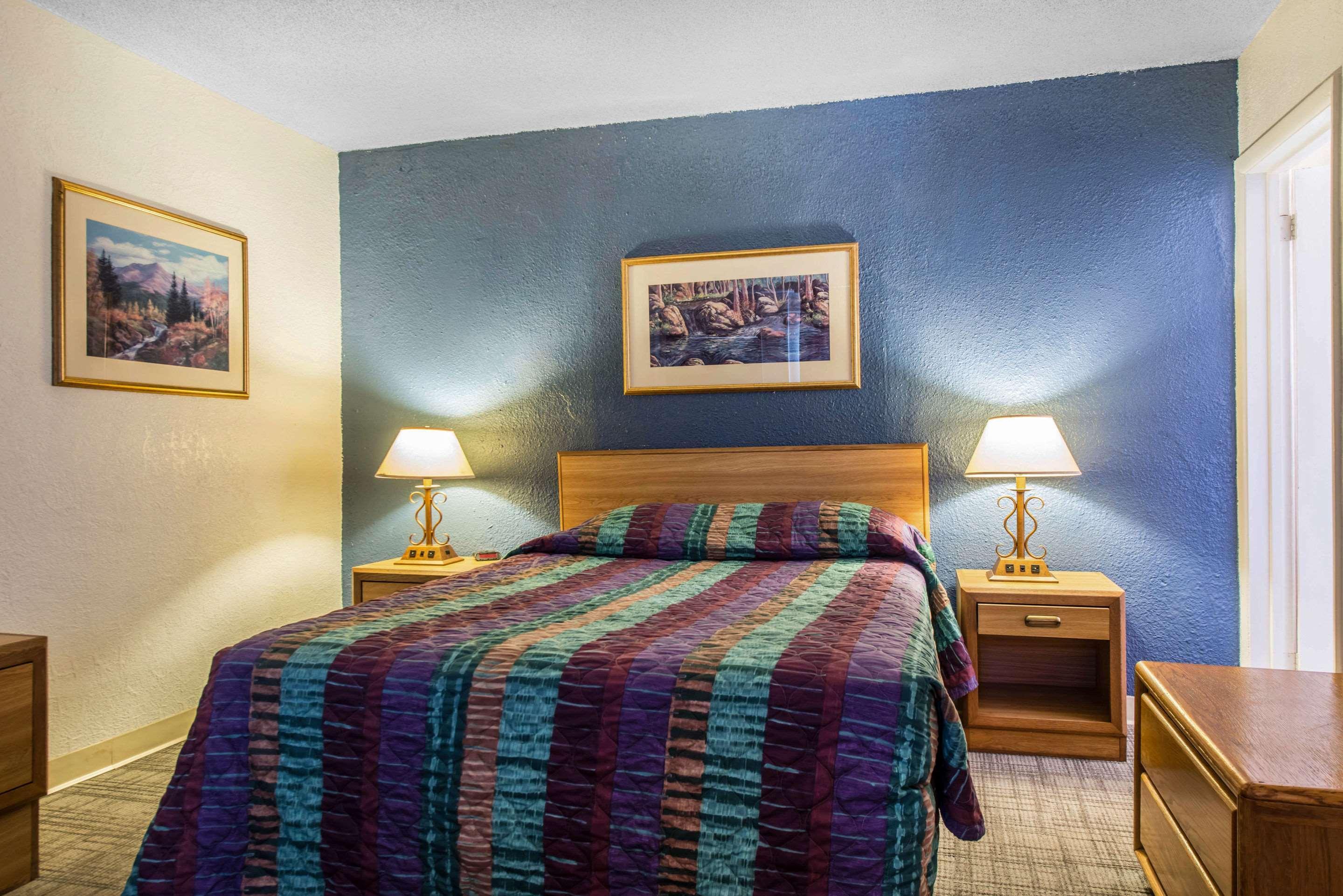 Rodeway Inn&Suites Colorado Springs Exterior foto
