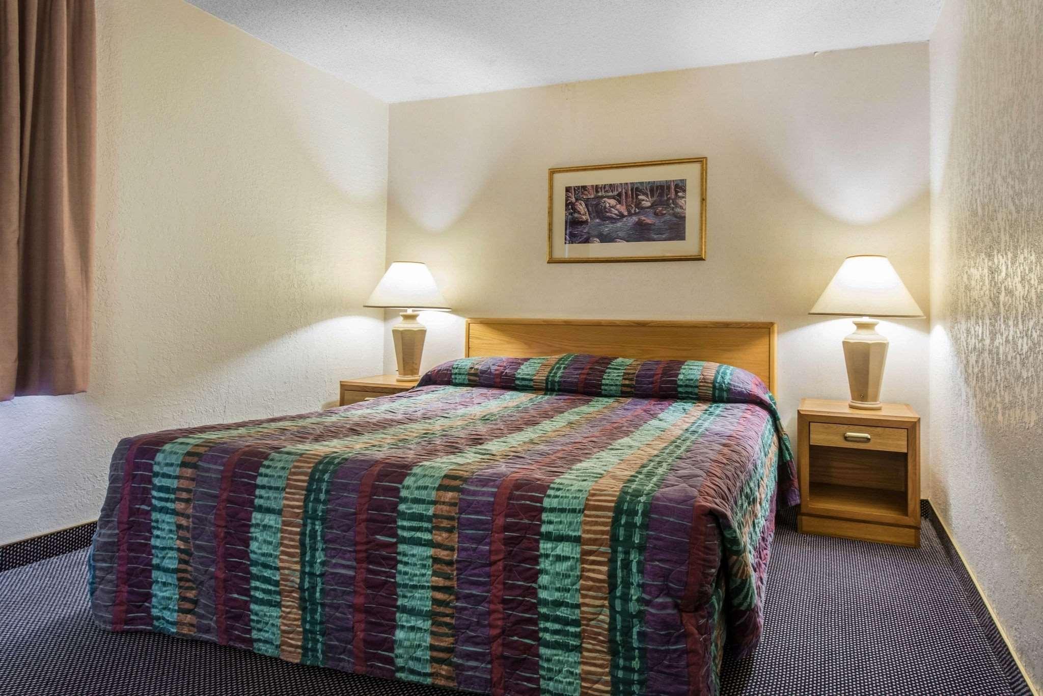 Rodeway Inn&Suites Colorado Springs Exterior foto