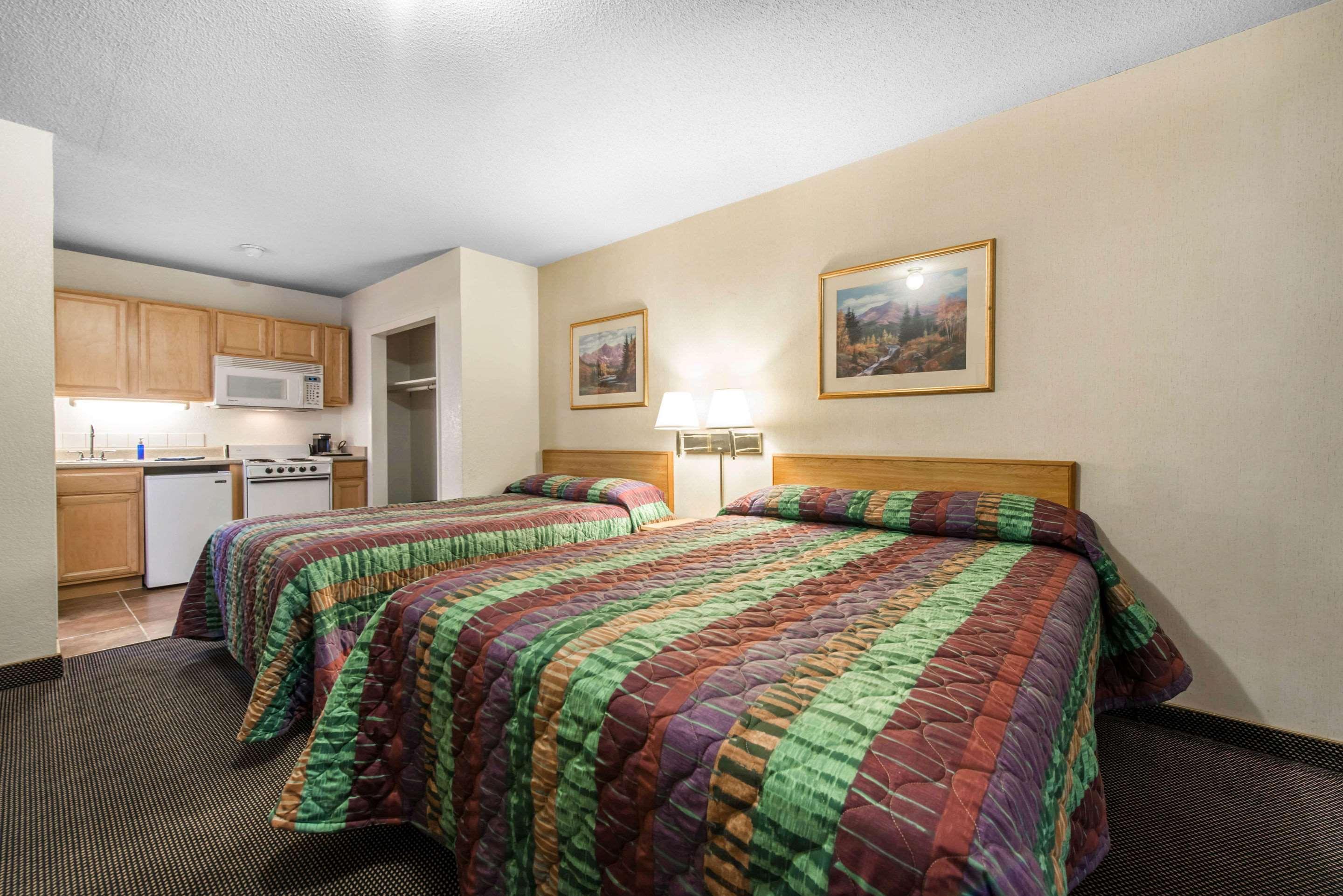 Rodeway Inn&Suites Colorado Springs Exterior foto
