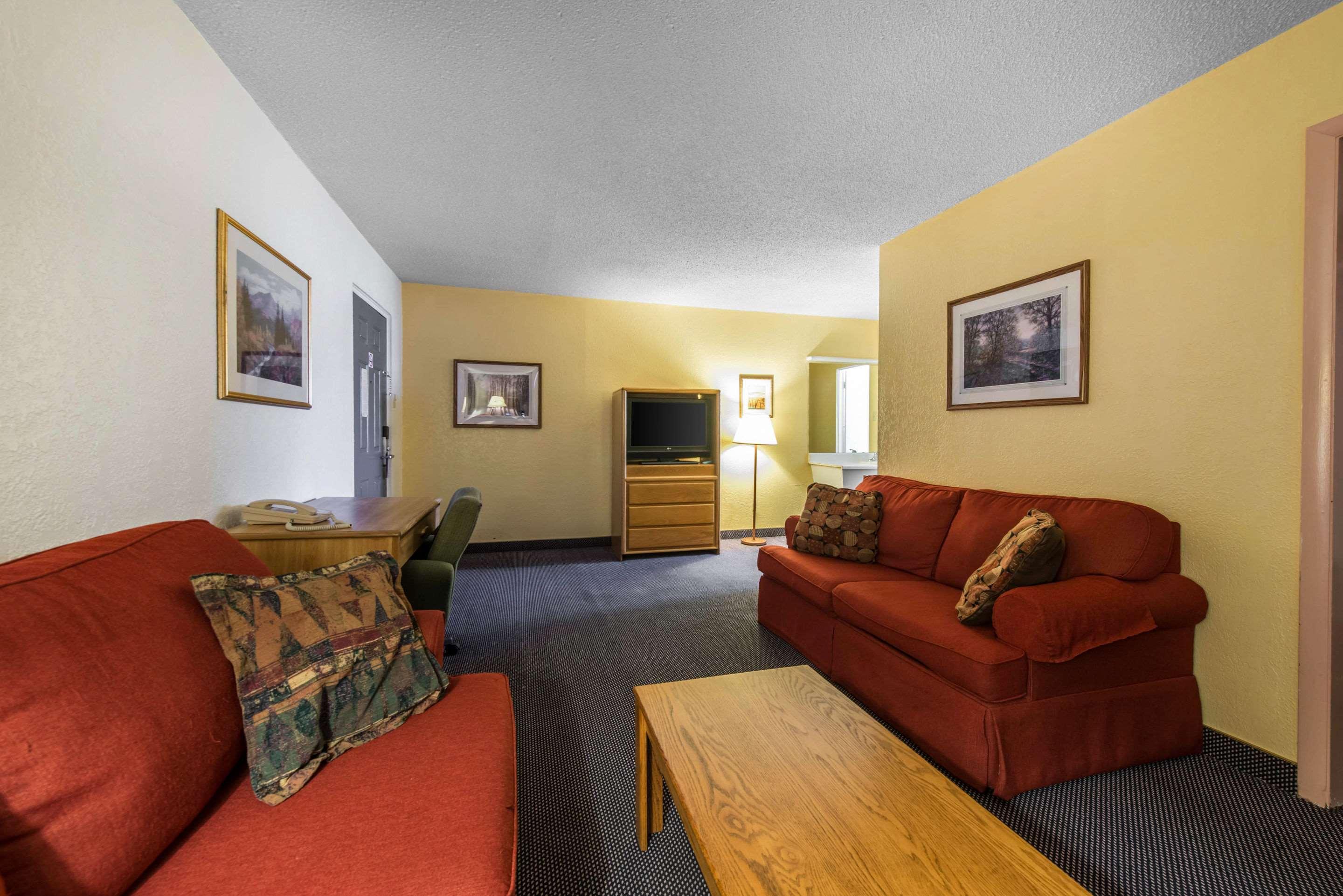 Rodeway Inn&Suites Colorado Springs Exterior foto